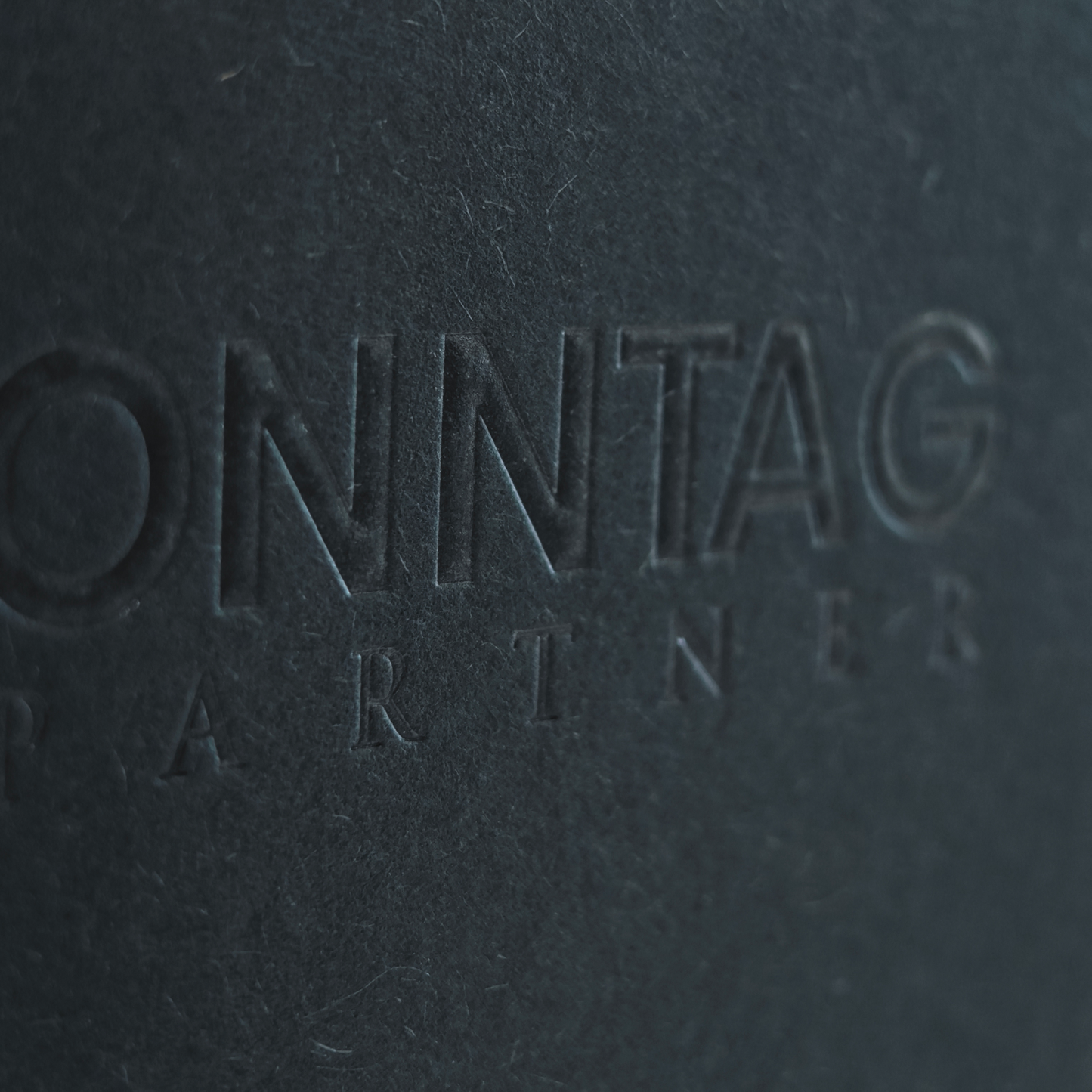 Colorplan Visitenkarten mit Reliefprägung: Beispiel SONNTAG UND PARTNER