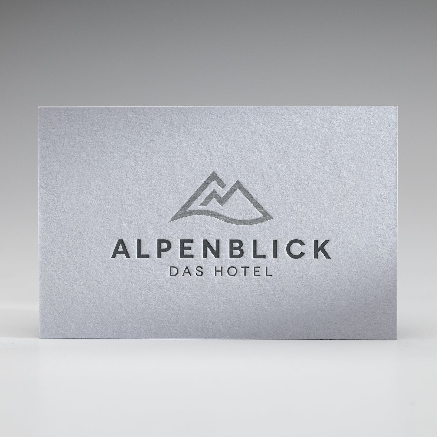 Colorplan Visitenkarte mit Heißfolienprägung: Beispiel ALPENBLICK