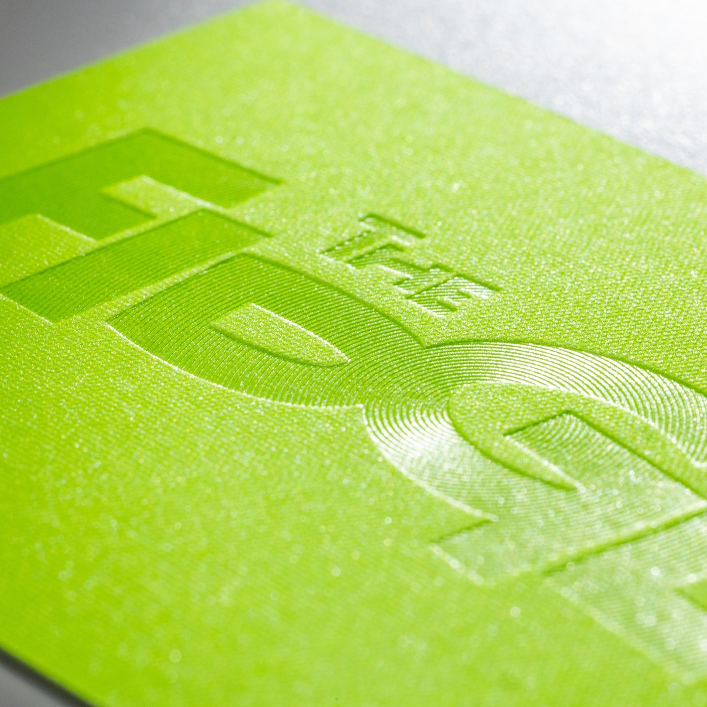 Visitenkarte auf Gmund Nuclear Acid mit geprägter Struktur: Beispiel THE FIDGET - 2