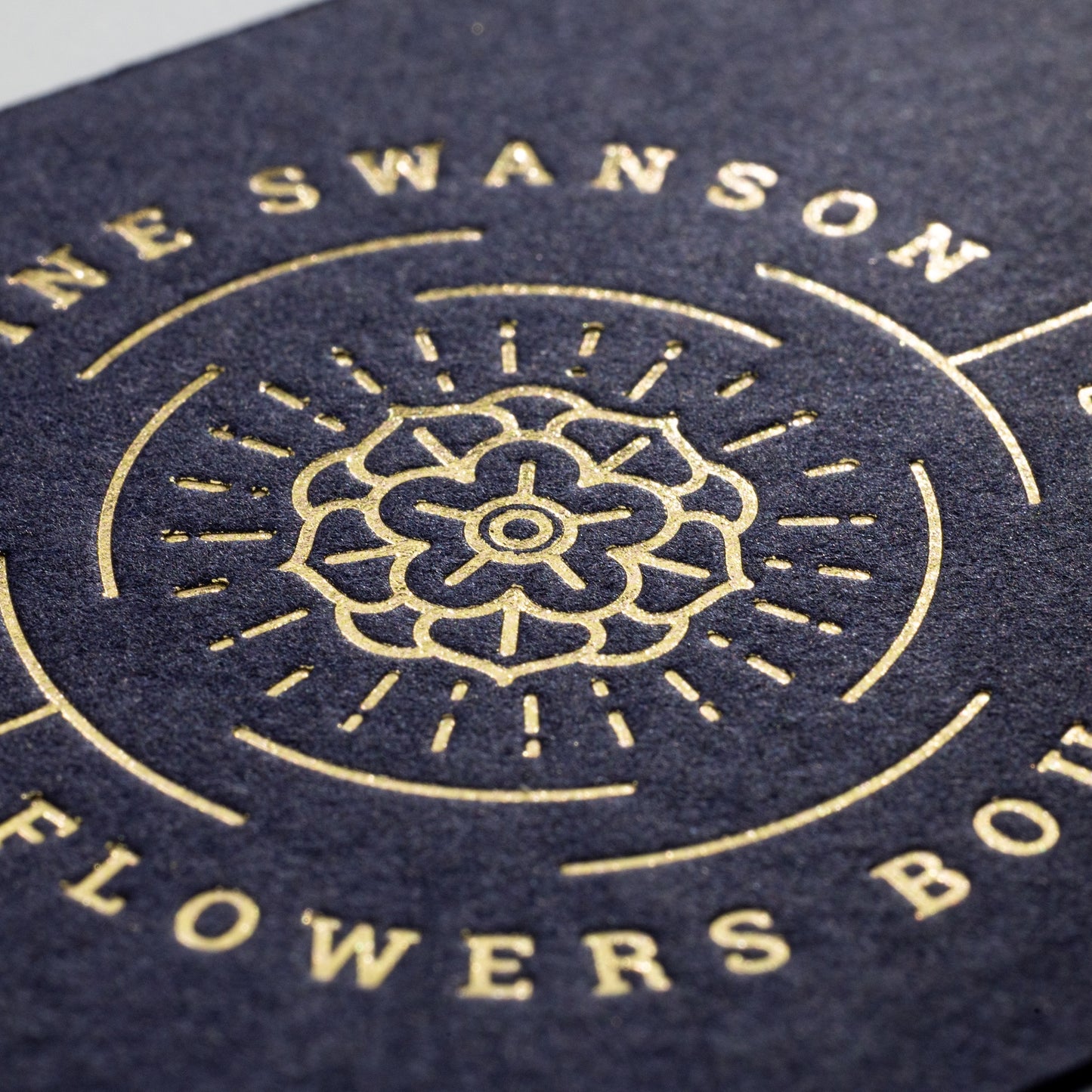 Gmund Cotton Visitenkarten mit Heißfolienprägung: Beispiel KATERINE SWANSON