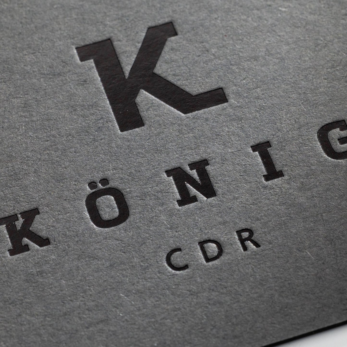 Colorplan Visitenkarte mit Heißfolienprägung: Beispiel KÖNIG CDR - 3