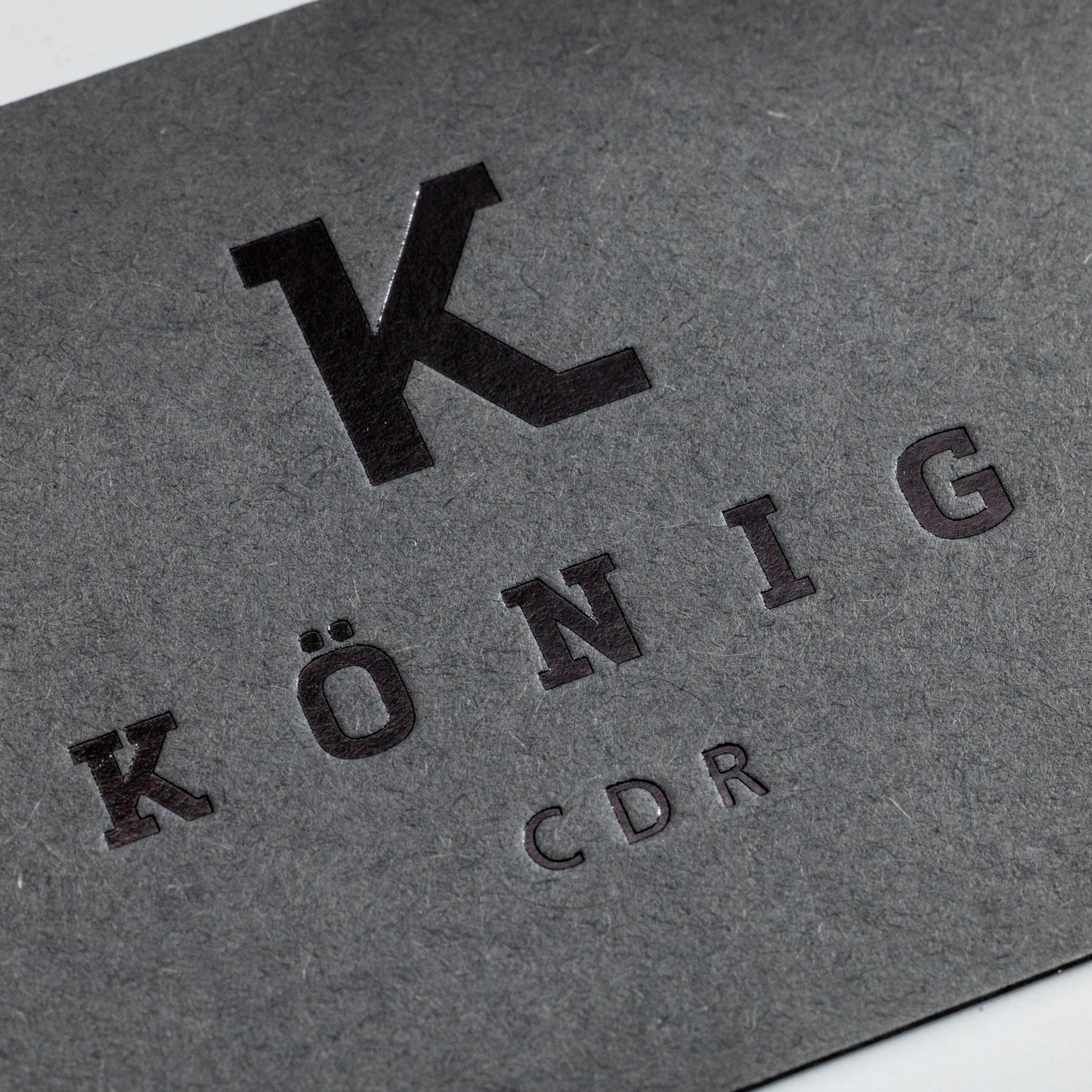 Colorplan Visitenkarte mit Heißfolienprägung: Beispiel KÖNIG CDR - 3
