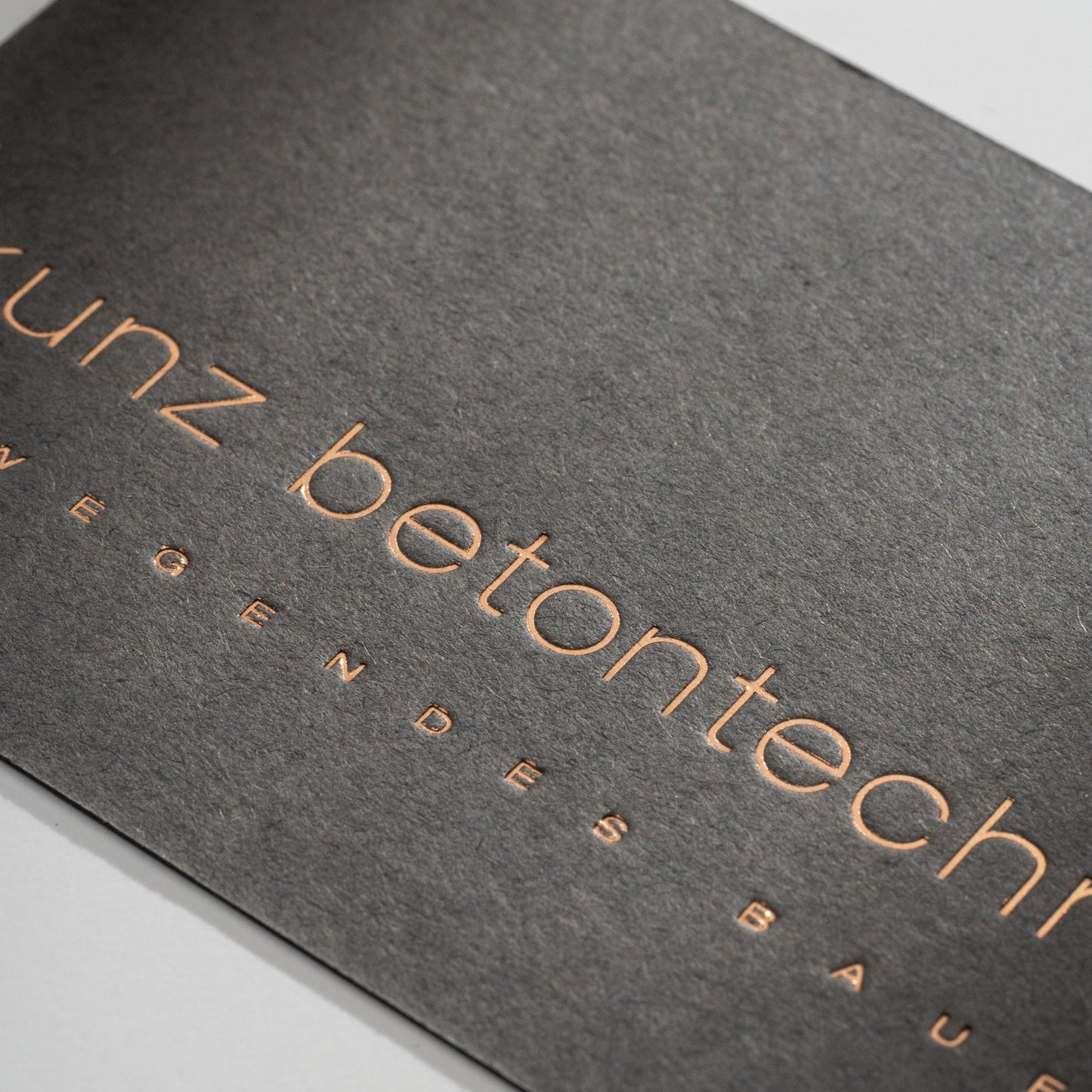 Colorplan Visitenkarte mit Heißfolienprägung: Beispiel KUNZ BETONTECHNIK