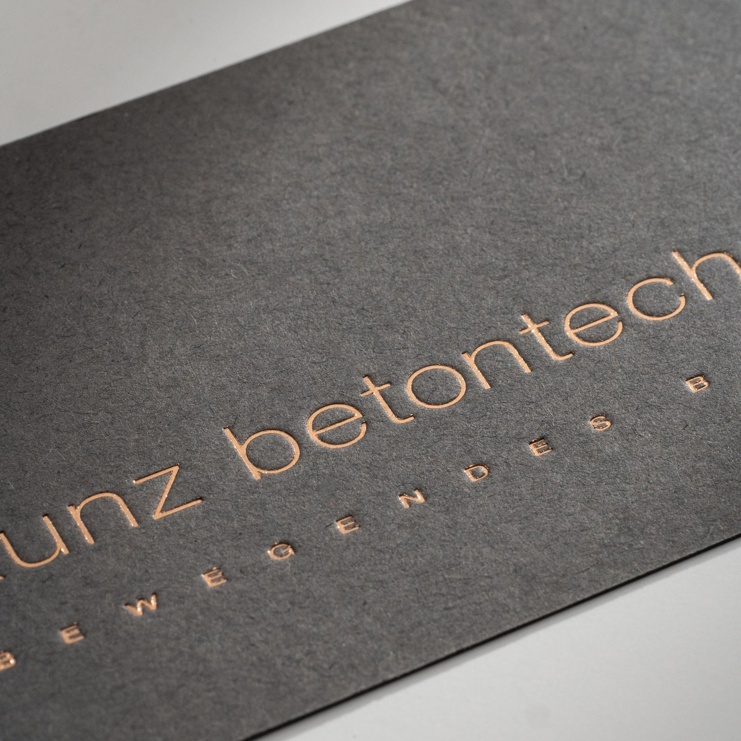 Colorplan Visitenkarte mit Heißfolienprägung: Beispiel KUNZ BETONTECHNIK