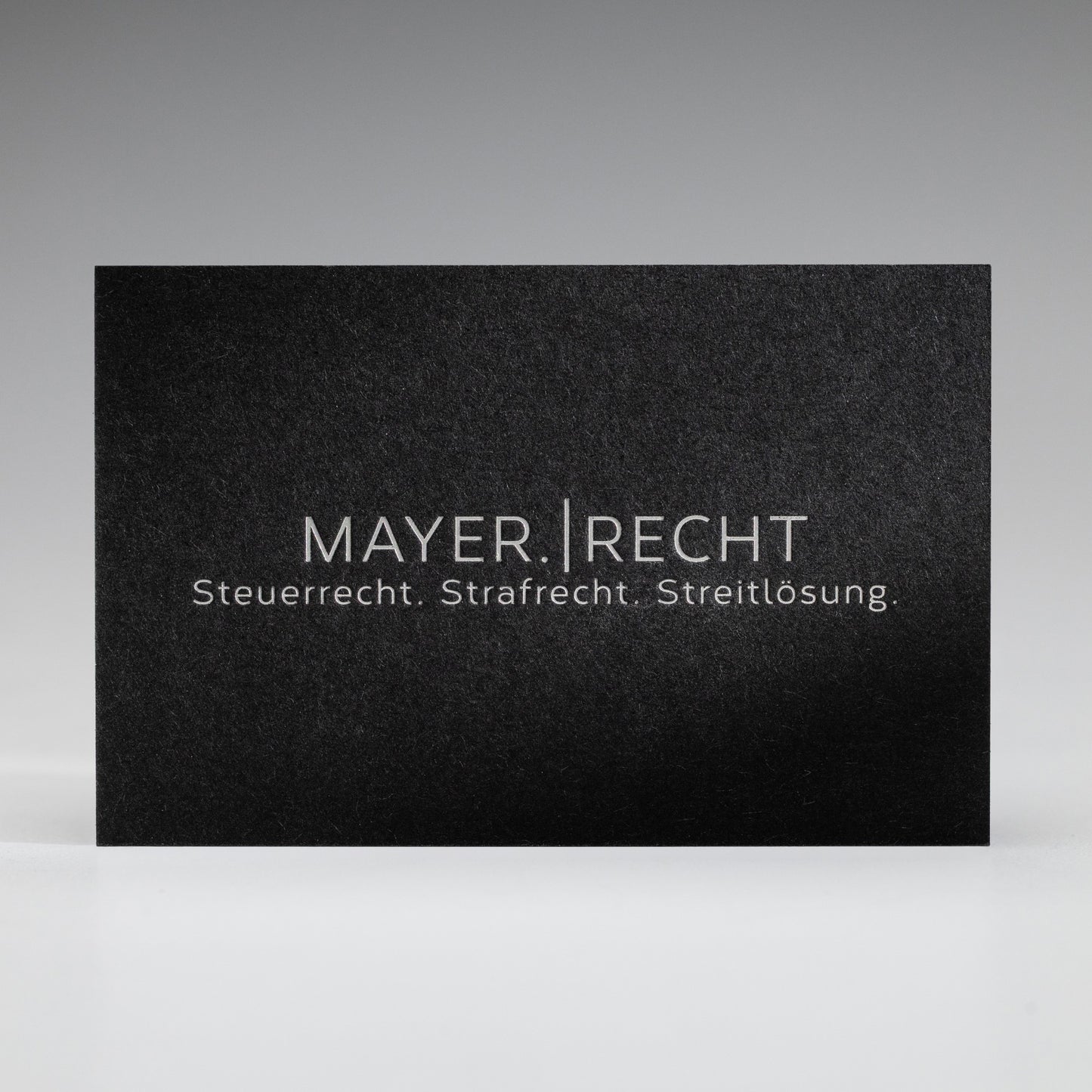 Schwarze Visitenkarten  mit Heißfolienprägung: Beispiel MAYER. RECHT