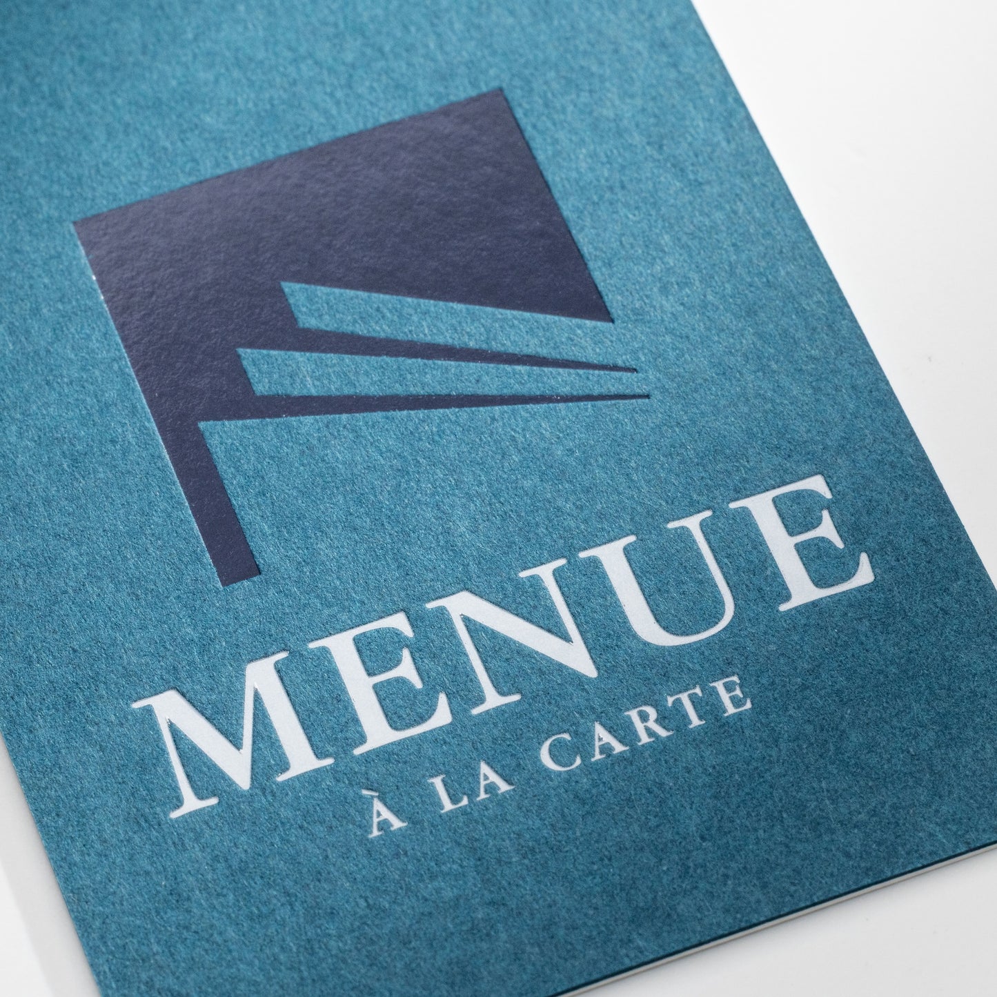 Gmund Colors Visitenkarte kaschiert: Beispiel MENUE À LA CARTE