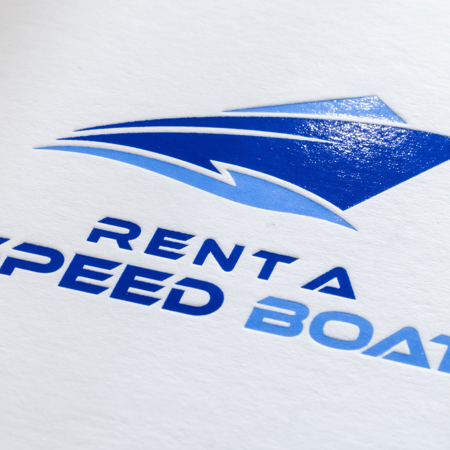 Metapaper Visitenkarten mit Heißfolienprägung: Beispiel RENT A SPEEDBOAT