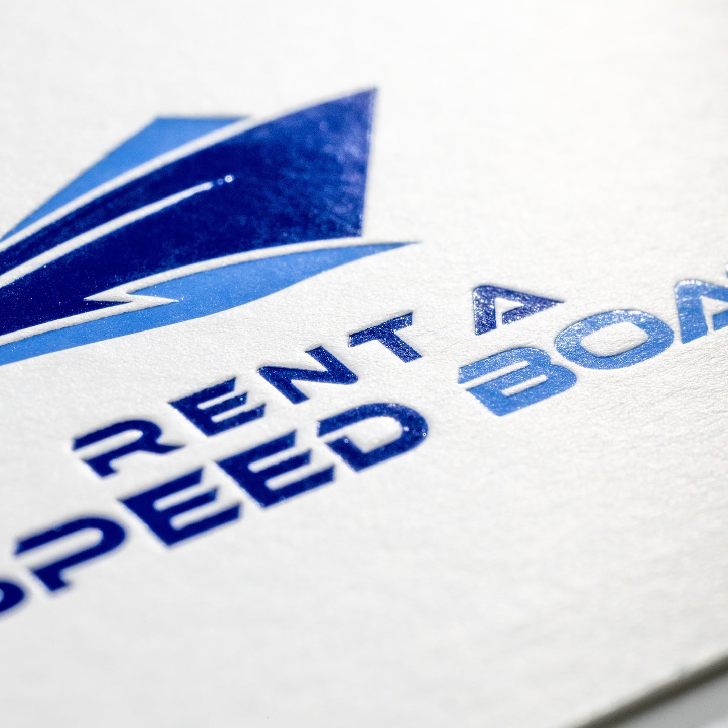 Metapaper Visitenkarten mit Heißfolienprägung: Beispiel RENT A SPEEDBOAT